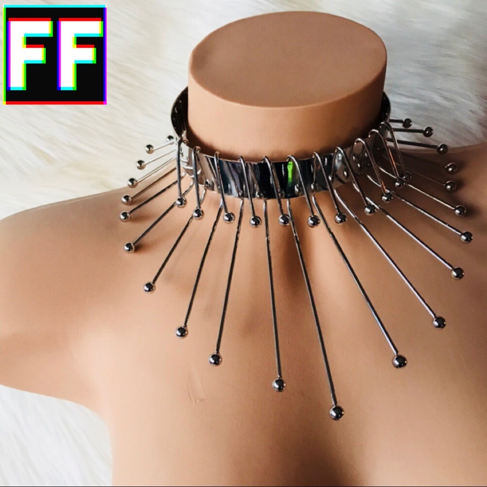 Spiked Choker Statement Necklace 🤘🏽 - Picture 6 of 8